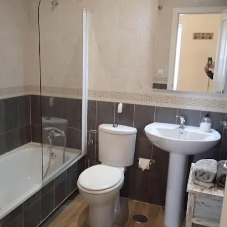 Centrico Con Terraza Y Parking * Huelva